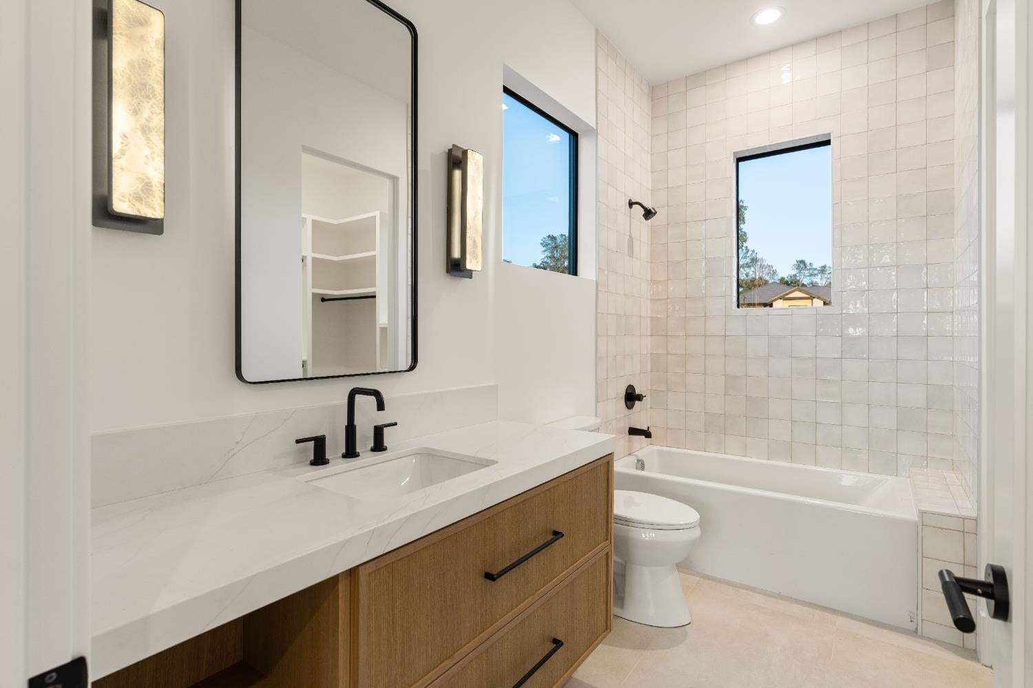 El Dorado Hills, California, 95762, United States, 5 Bedrooms Bedrooms, ,5 BathroomsBathrooms,Residential,Active,1998588