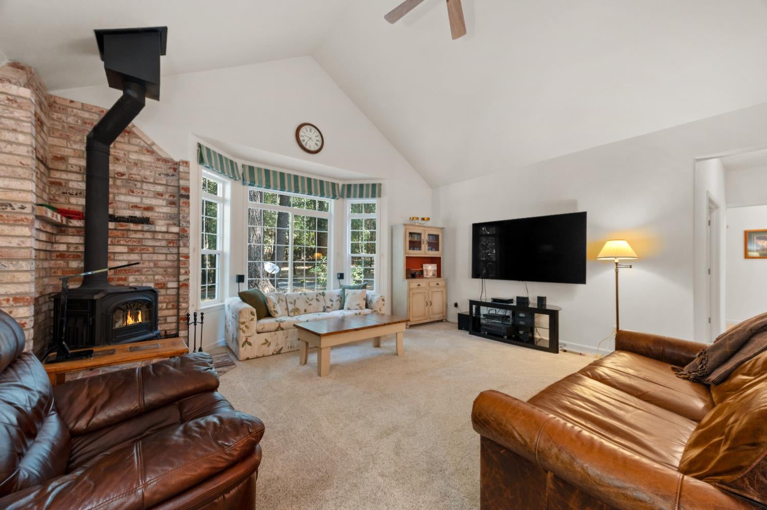 Nevada City, California, 95959, United States, 3 Bedrooms Bedrooms, ,4 BathroomsBathrooms,Residential,Active,1919052