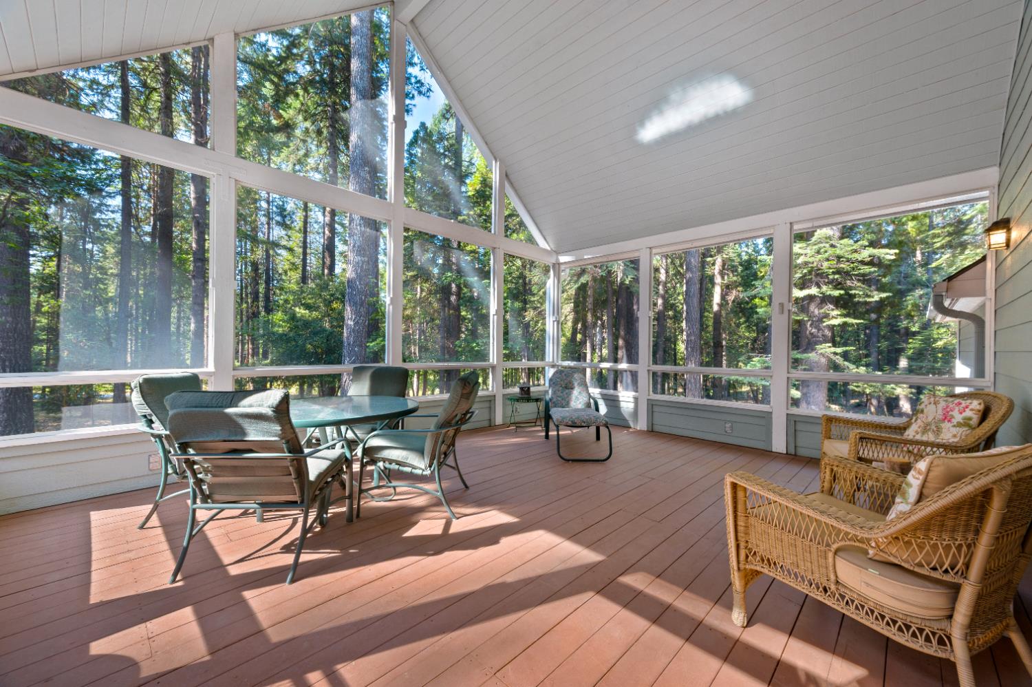 Nevada City, California, 95959, United States, 3 Bedrooms Bedrooms, ,4 BathroomsBathrooms,Residential,Active,1919052