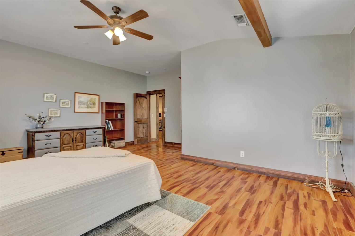 Grass Valley, California, 95949, United States, 4 Bedrooms Bedrooms, ,5 BathroomsBathrooms,Residential,Active,1941342