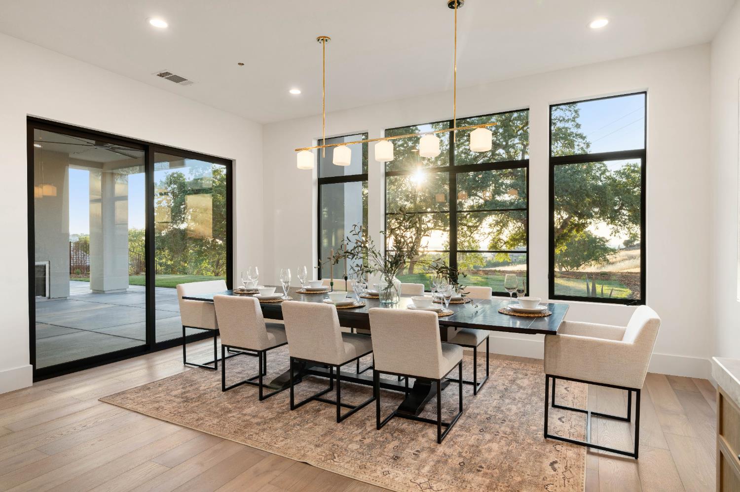 El Dorado Hills, California, 95762, United States, 5 Bedrooms Bedrooms, ,5 BathroomsBathrooms,Residential,Active,1920251