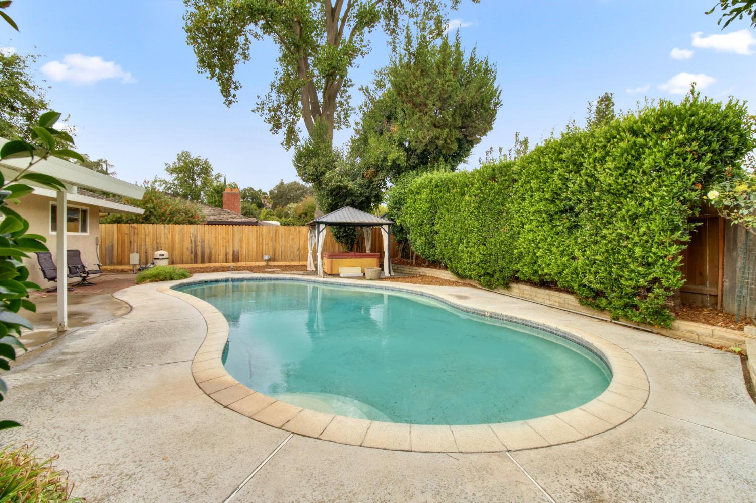 Sacramento, California, 95864, United States, 4 Bedrooms Bedrooms, ,3 BathroomsBathrooms,Residential,Active,1959963