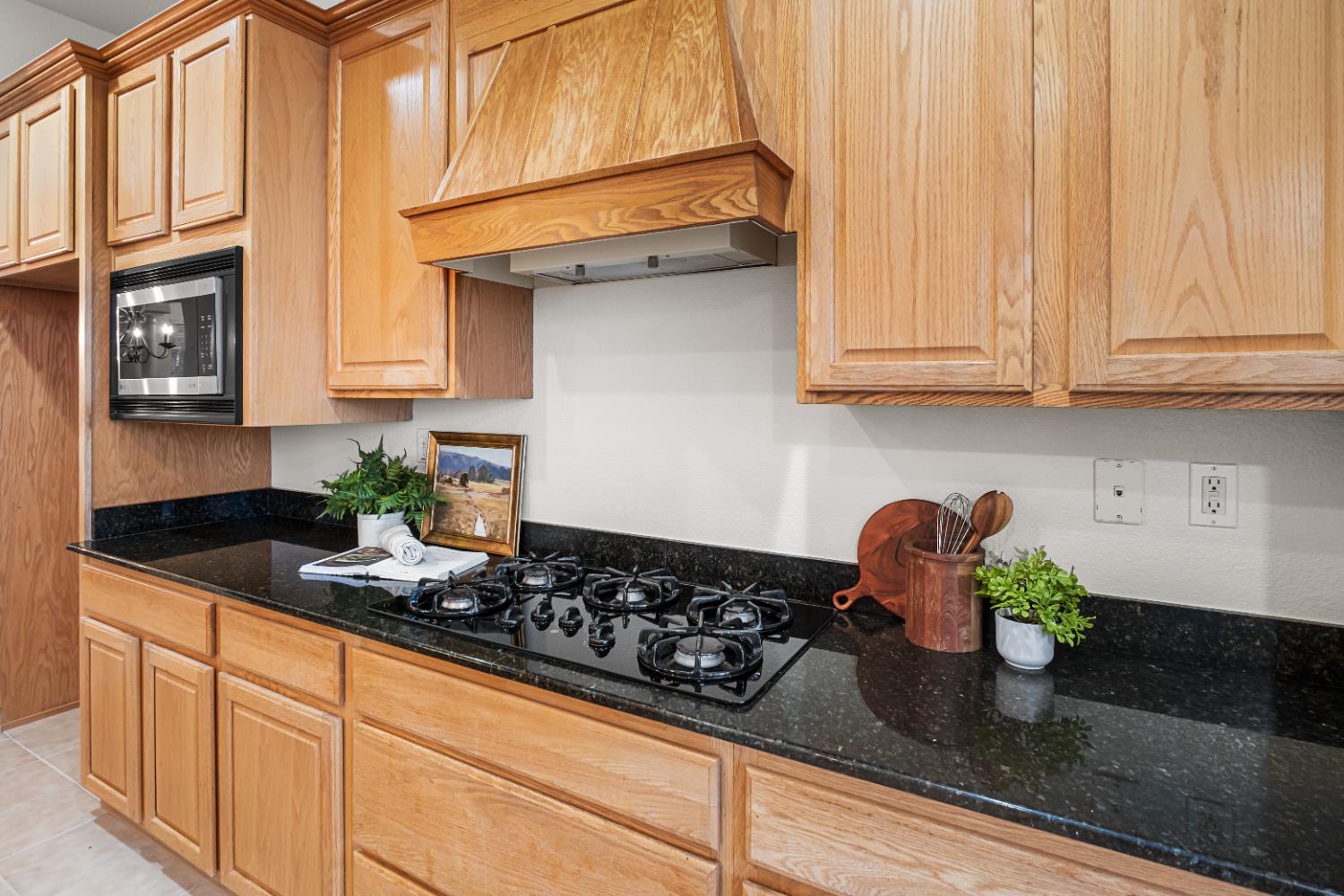 Roseville, California, 95661, United States, 5 Bedrooms Bedrooms, ,4 BathroomsBathrooms,Residential,Active,2006825