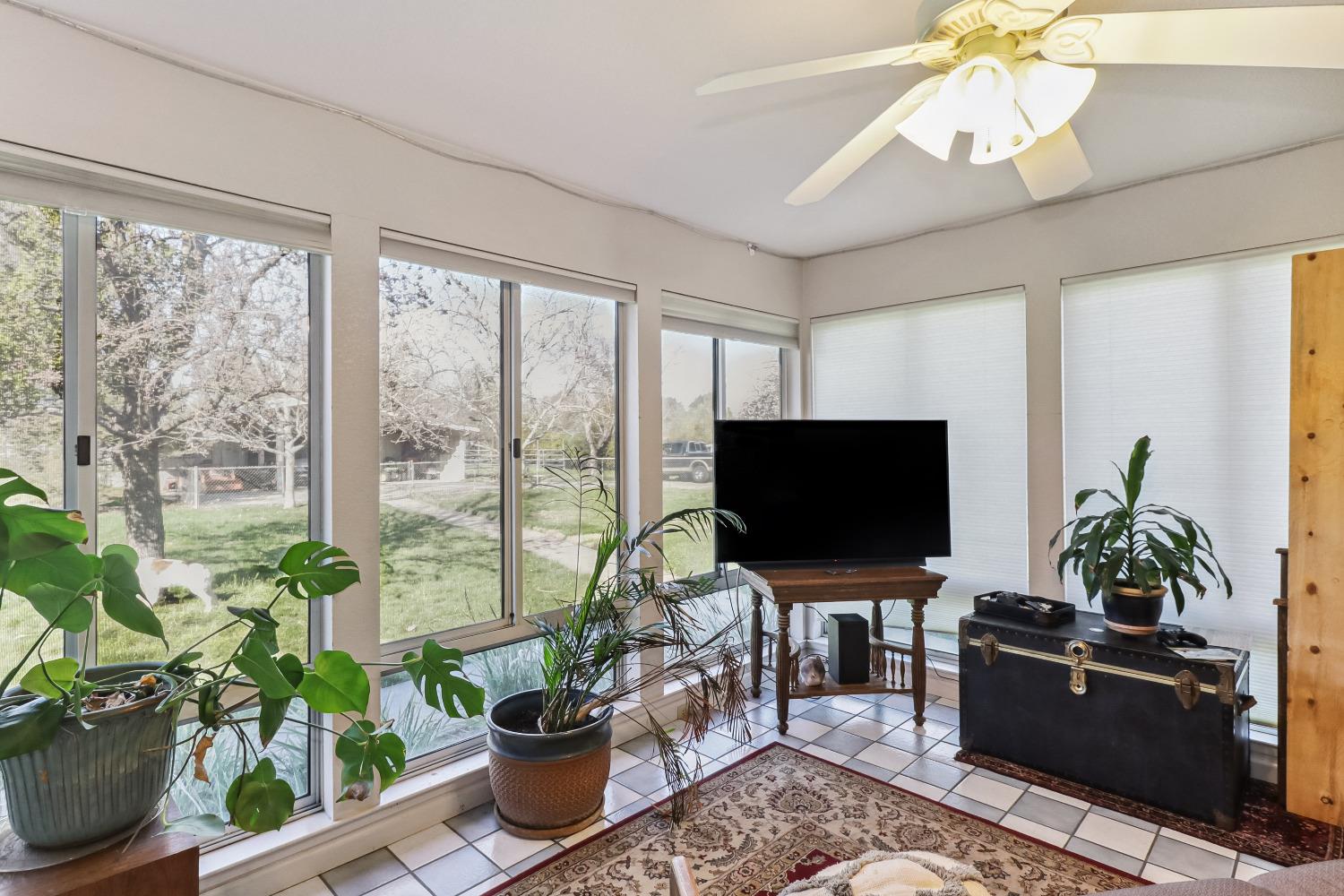 Woodland, California, 95695, United States, 4 Bedrooms Bedrooms, ,3 BathroomsBathrooms,Residential,Active,1929675