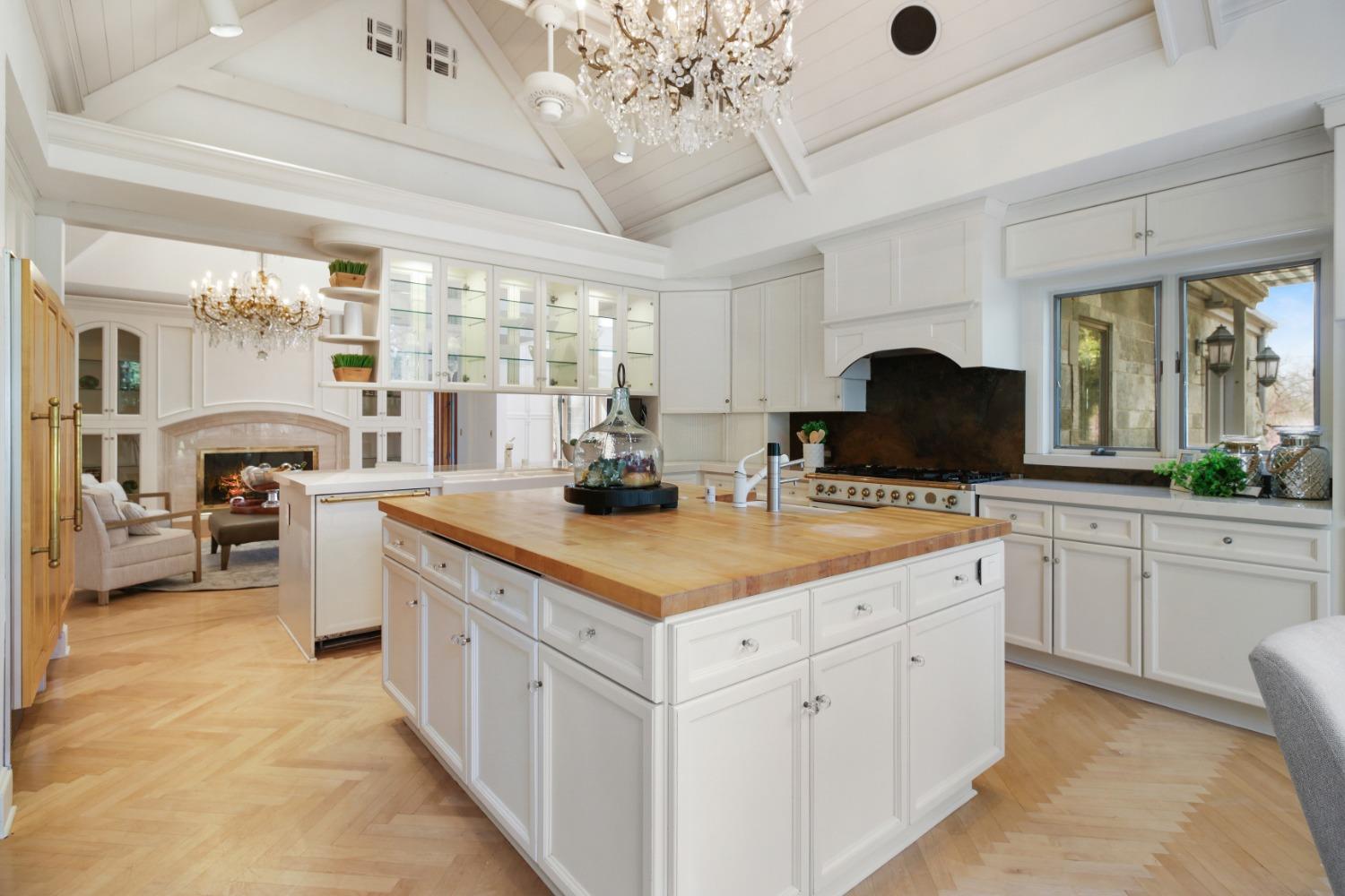 Sacramento, California, 95827, United States, 6 Bedrooms Bedrooms, ,7 BathroomsBathrooms,Residential,Active,1898041