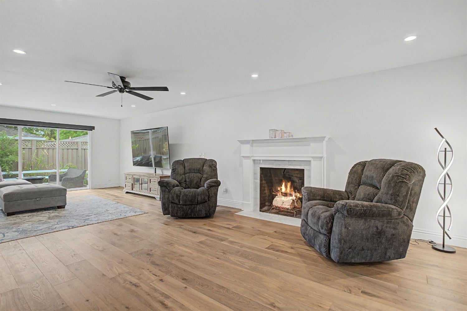 Sacramento, California, 95864, United States, 4 Bedrooms Bedrooms, ,3 BathroomsBathrooms,Residential,Active,2045002