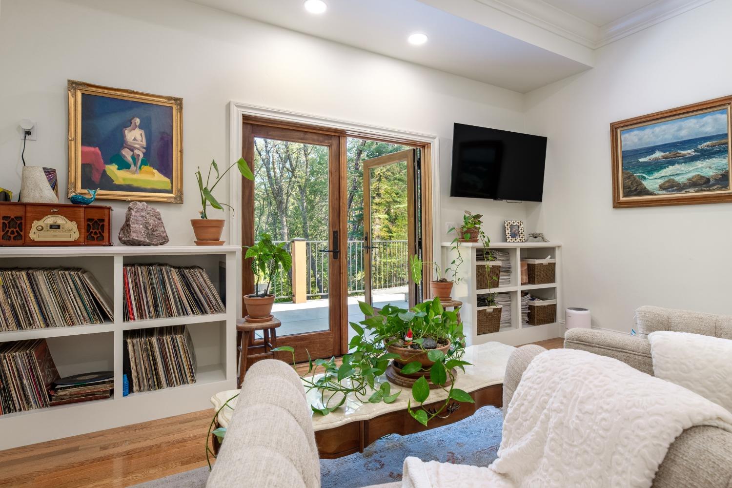 Nevada City, California, 95959, United States, 4 Bedrooms Bedrooms, ,5 BathroomsBathrooms,Residential,Active,1808164