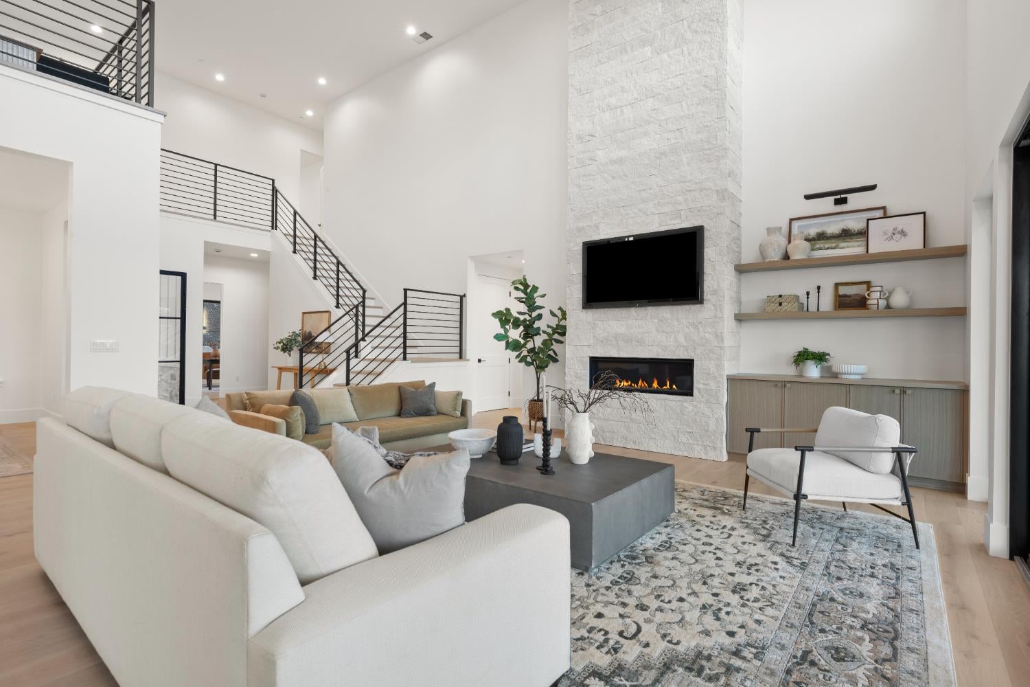 Loomis, California, 95650, United States, 5 Bedrooms Bedrooms, ,4 BathroomsBathrooms,Residential,Active,1959535