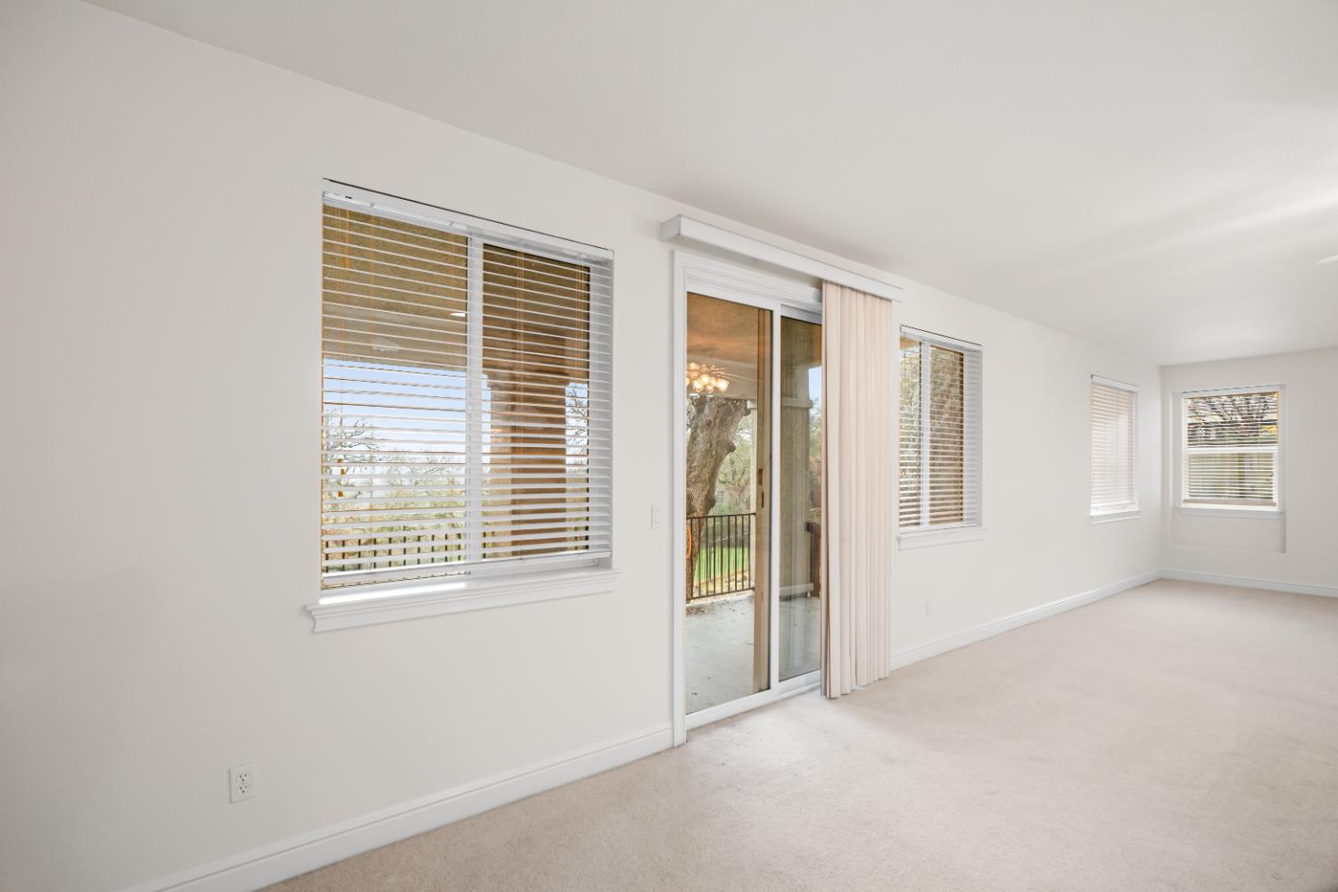 Roseville, California, 95661, United States, 5 Bedrooms Bedrooms, ,4 BathroomsBathrooms,Residential,Active,2006825