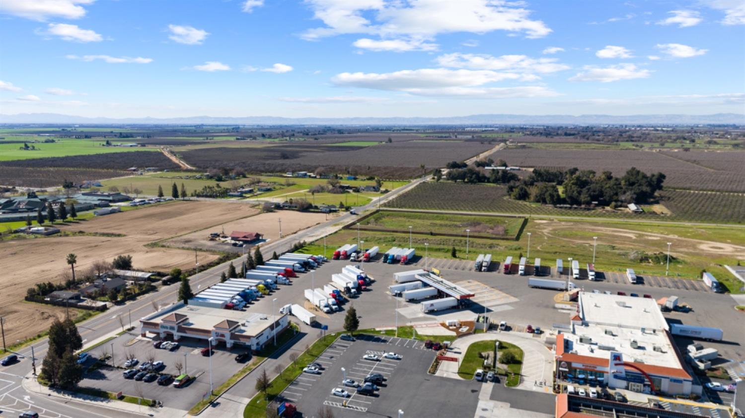 Livingston, California, 95334, United States, 4 Bedrooms Bedrooms, ,2 BathroomsBathrooms,Residential,Active,1808327