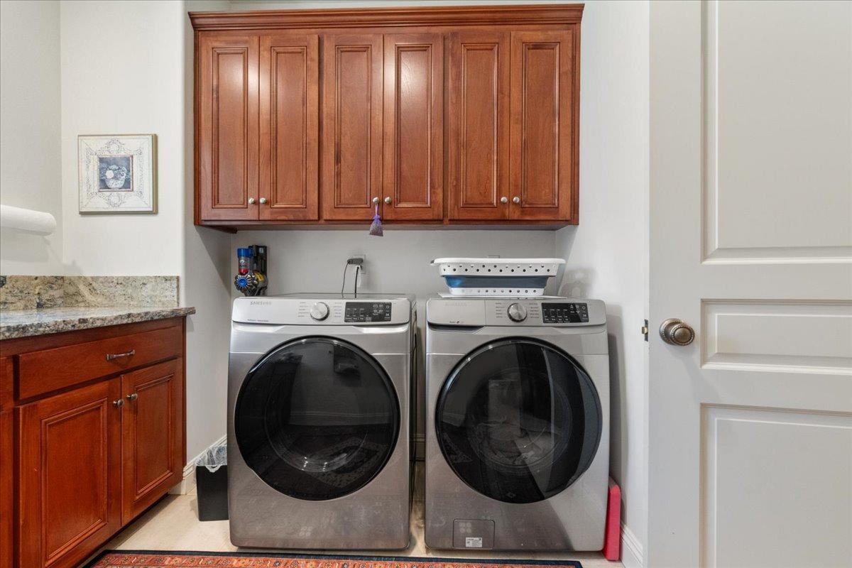 Grass Valley, California, 95945, United States, 4 Bedrooms Bedrooms, ,4 BathroomsBathrooms,Residential,Active,1798051