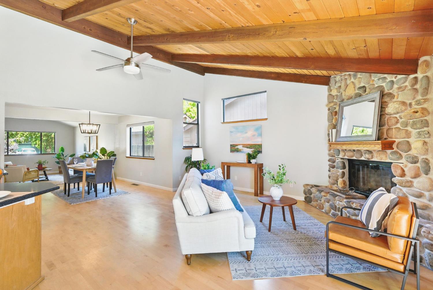 Davis, California, 95616, United States, 4 Bedrooms Bedrooms, ,2 BathroomsBathrooms,Residential,Active,1922306