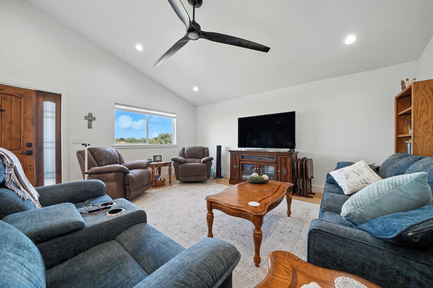 Angels Camp, California, 95222, United States, 3 Bedrooms Bedrooms, ,2 BathroomsBathrooms,Residential,Active,1942399