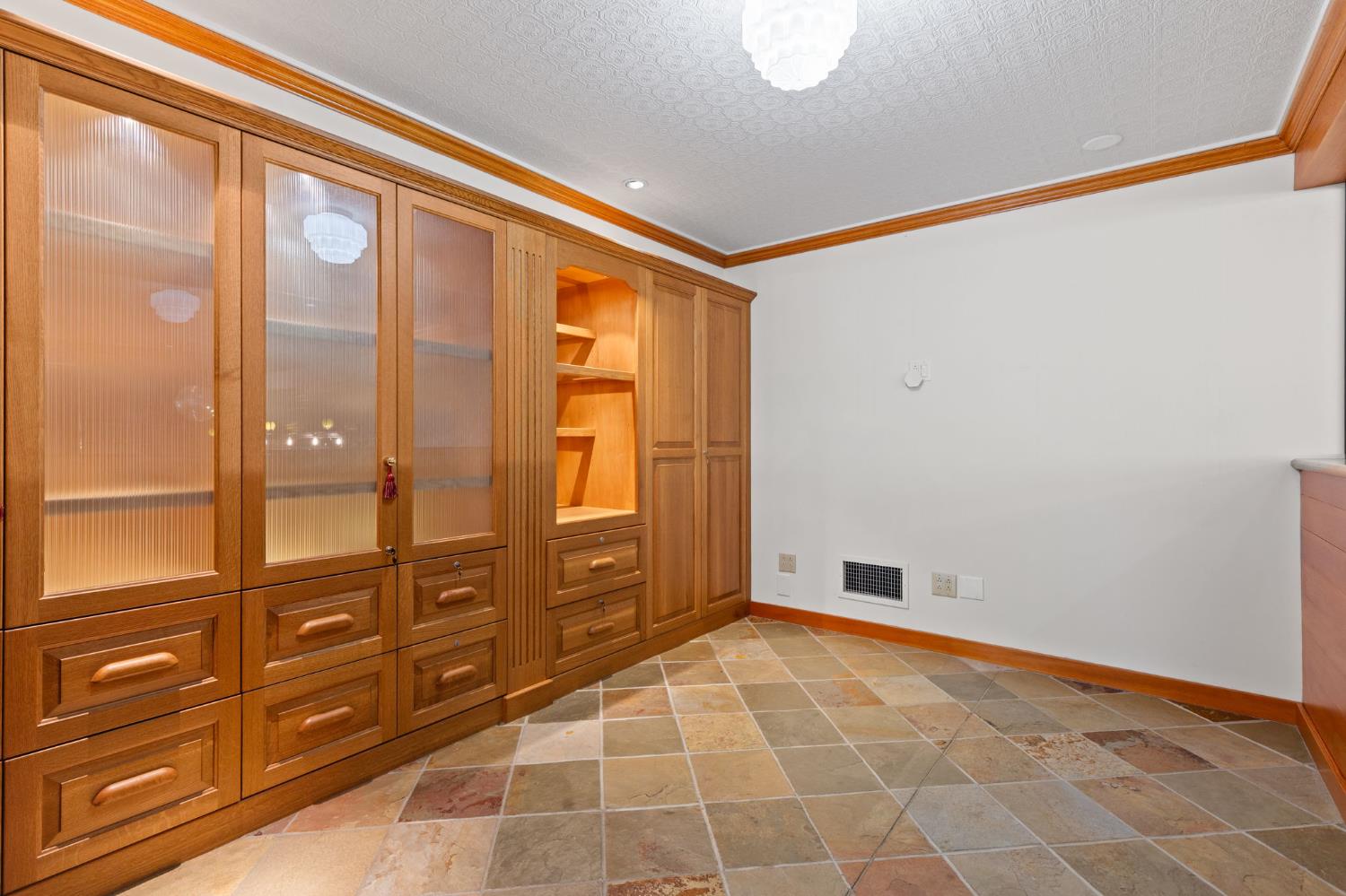 Sutter Creek, California, 95685, United States, 2 Bedrooms Bedrooms, ,4 BathroomsBathrooms,Residential,Active,2038151