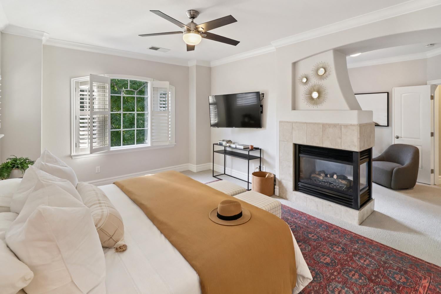 Carmichael, California, 95608, United States, 5 Bedrooms Bedrooms, ,5 BathroomsBathrooms,Residential,Active,1927677