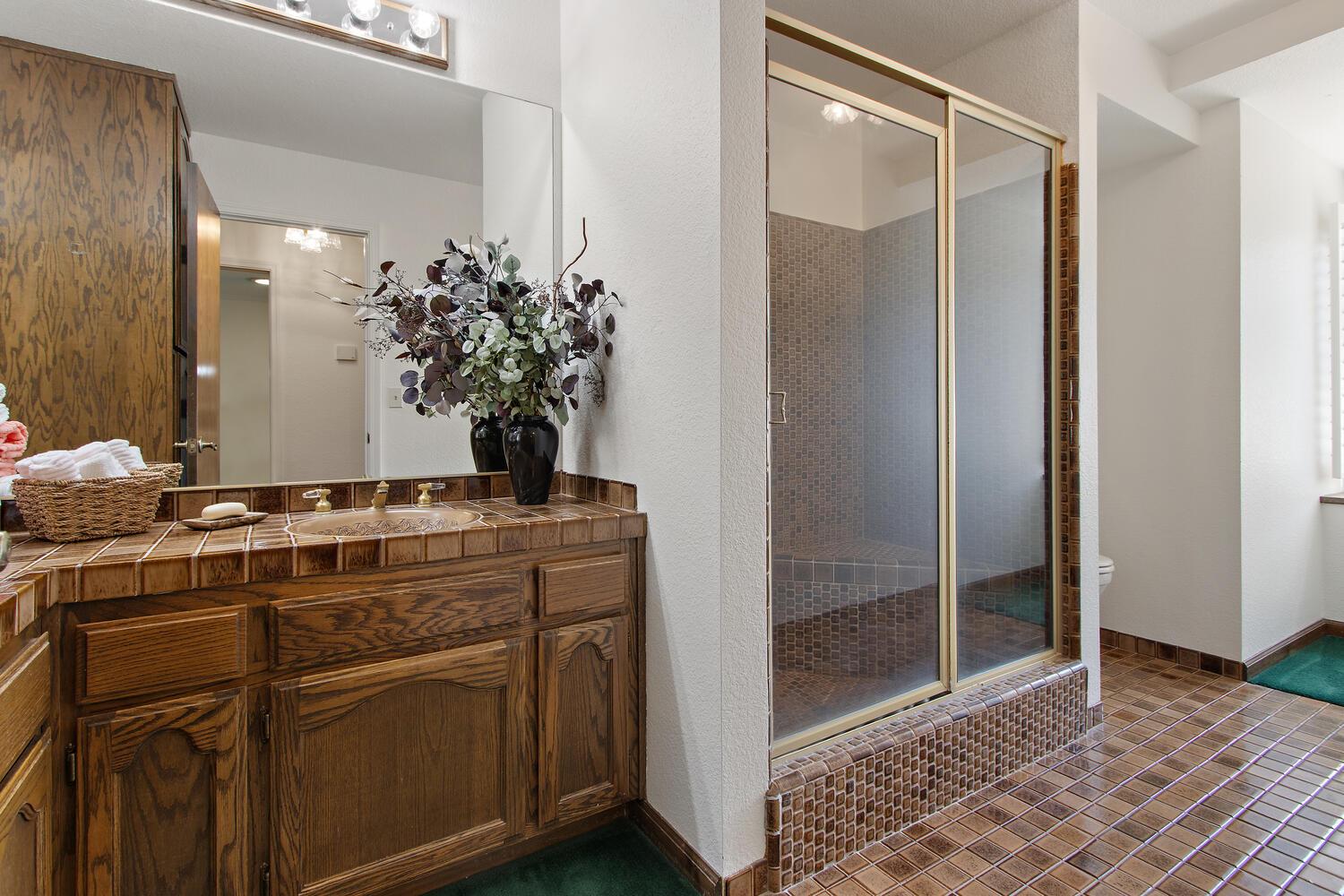 Davis, California, 95618, United States, 4 Bedrooms Bedrooms, ,3 BathroomsBathrooms,Residential,Active,1914765