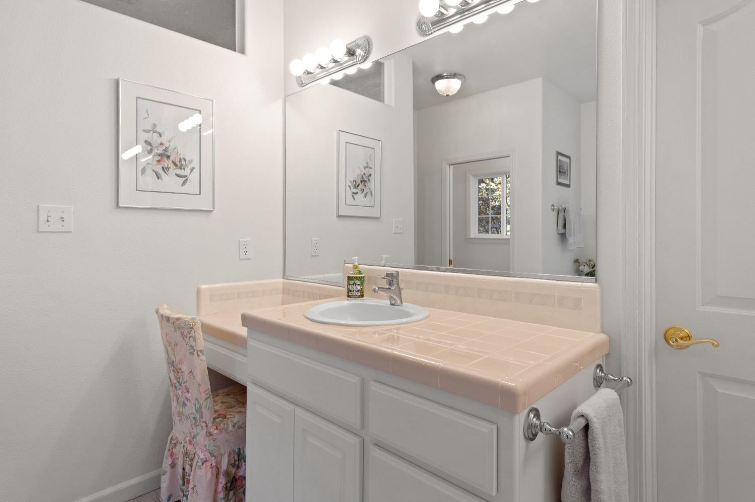 Nevada City, California, 95959, United States, 3 Bedrooms Bedrooms, ,4 BathroomsBathrooms,Residential,Active,1919052