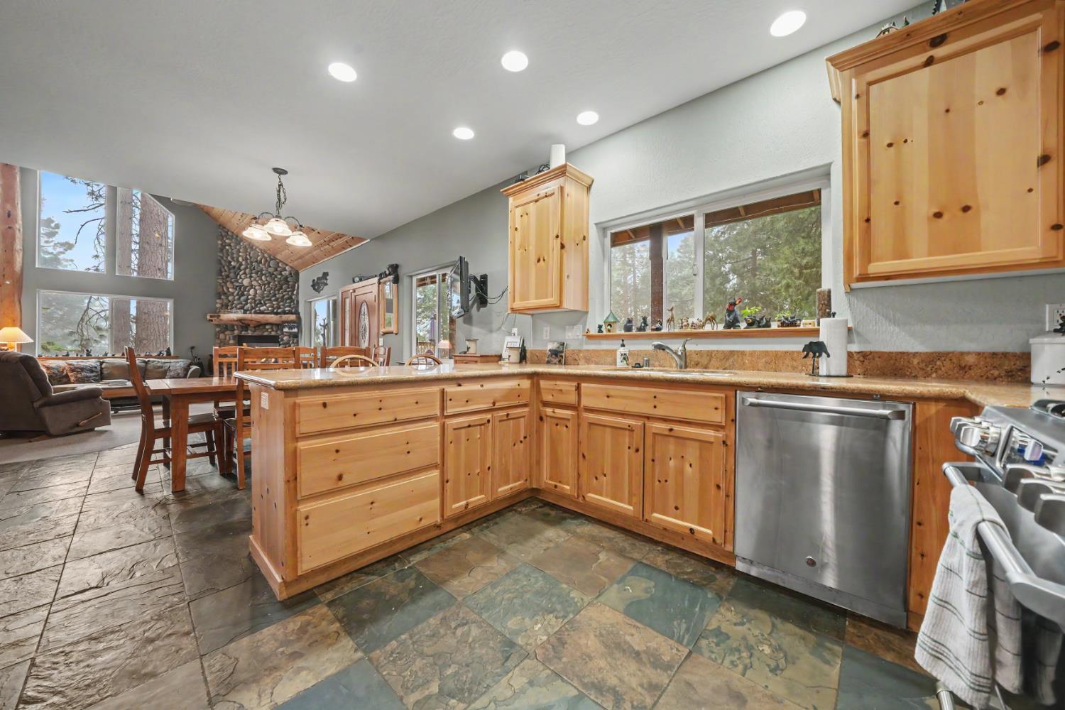 Arnold, California, 95223, United States, 3 Bedrooms Bedrooms, ,5 BathroomsBathrooms,Residential,Active,2044178