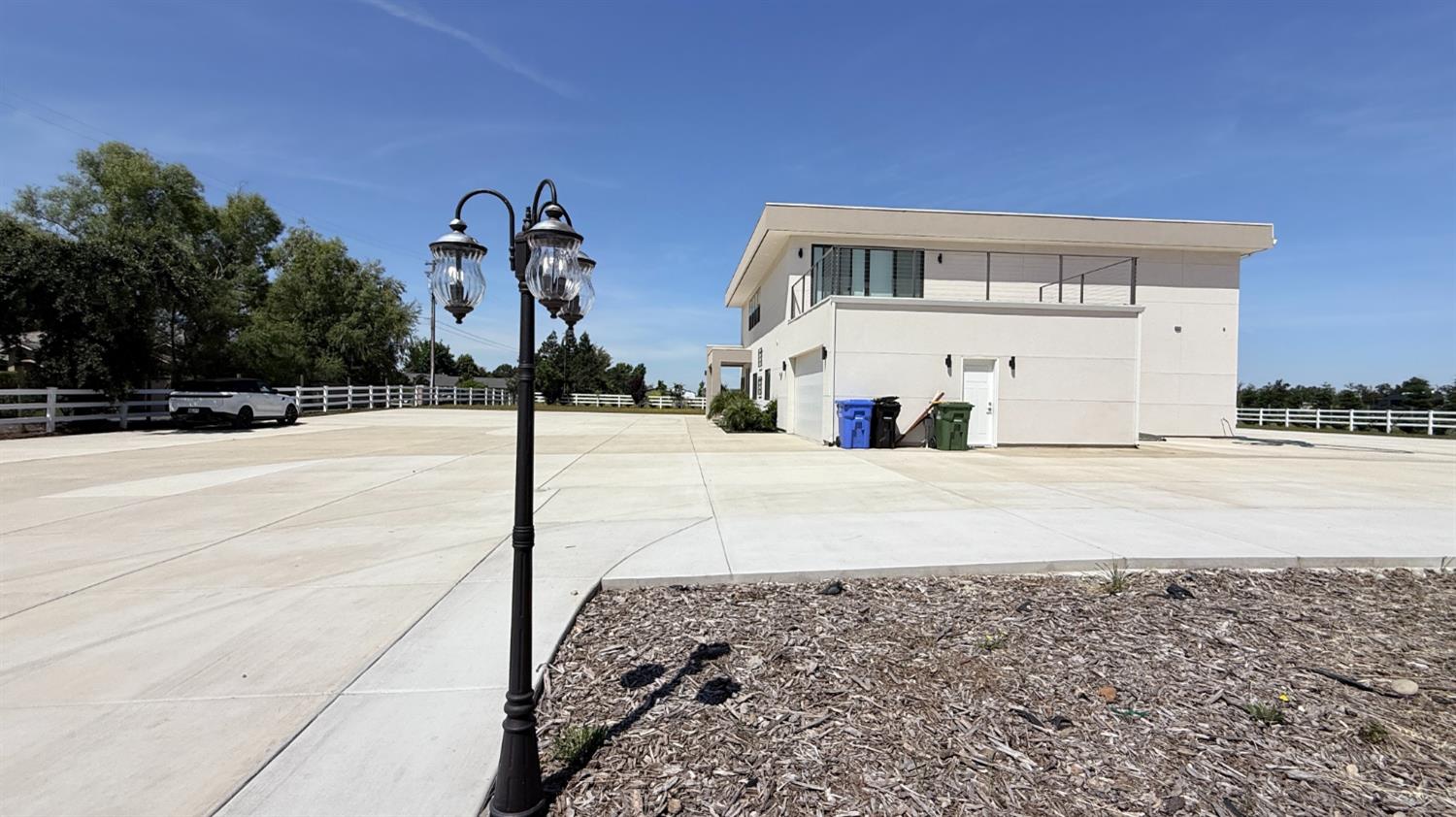 Elk Grove, California, 95624, United States, 6 Bedrooms Bedrooms, ,5 BathroomsBathrooms,Residential,Pending,2045803