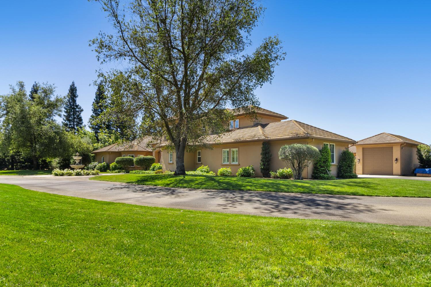 Sacramento, California, 95830, United States, 4 Bedrooms Bedrooms, ,4 BathroomsBathrooms,Residential,Active,2045041