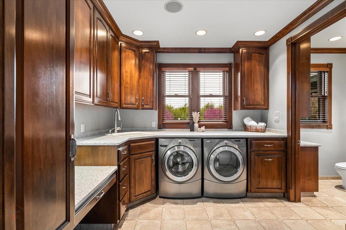 Ripon, California, 95366, United States, 3 Bedrooms Bedrooms, ,5 BathroomsBathrooms,Residential,Active,1808206