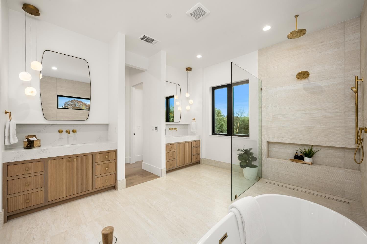 Newcastle, California, 95658, United States, 4 Bedrooms Bedrooms, ,6 BathroomsBathrooms,Residential,Active,1973288