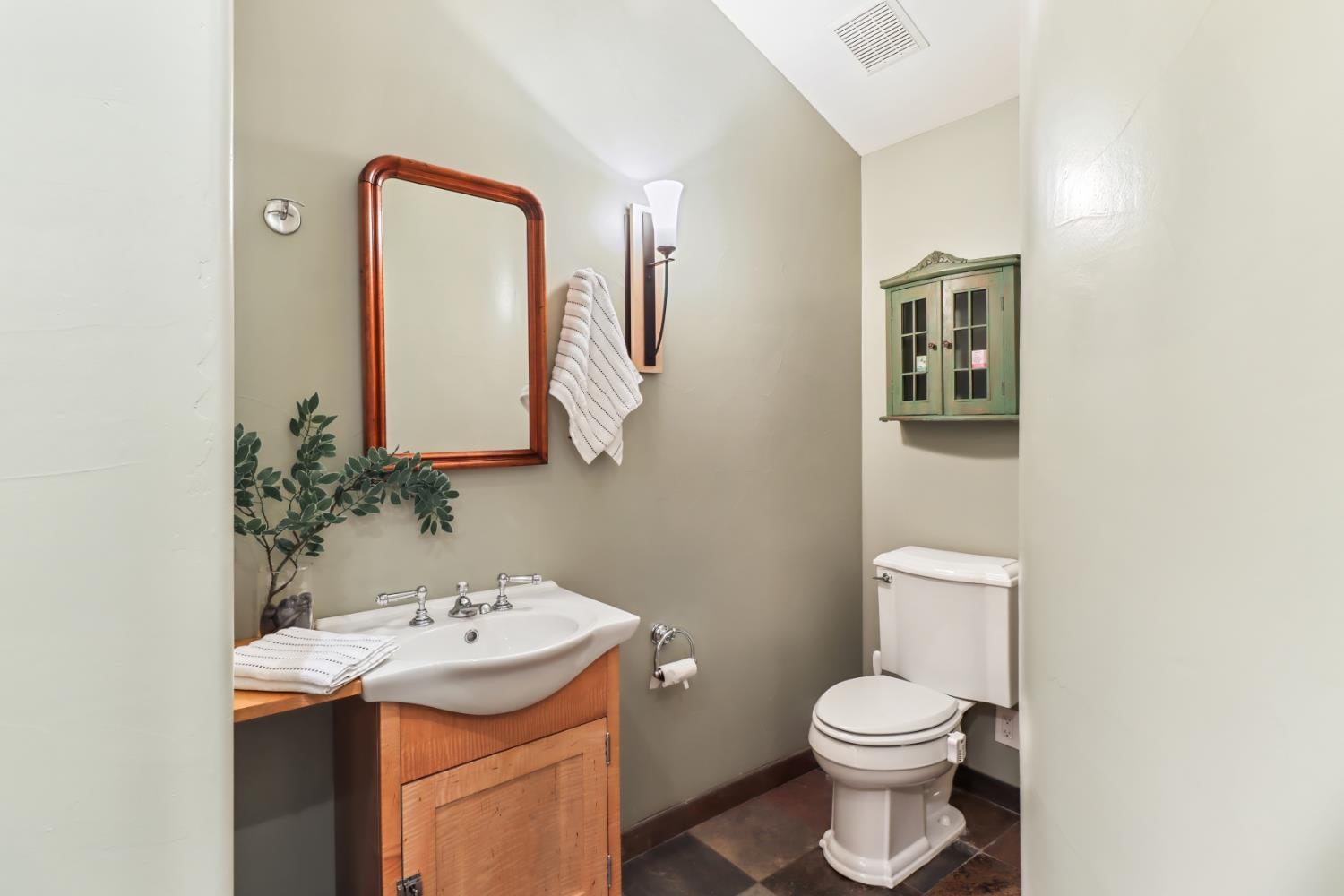 Davis, California, 95616, United States, ,5 BathroomsBathrooms,Residential,Active,1843441