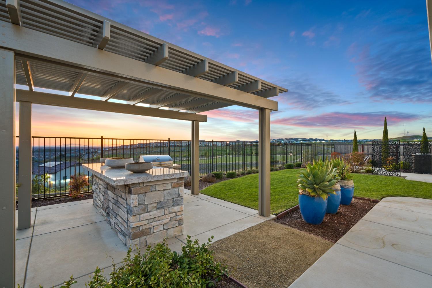 Folsom, California, 95630, United States, 4 Bedrooms Bedrooms, ,5 BathroomsBathrooms,Residential,Active,2008753