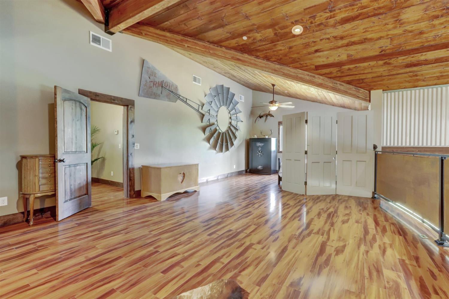 Grass Valley, California, 95949, United States, 4 Bedrooms Bedrooms, ,5 BathroomsBathrooms,Residential,Active,1941342