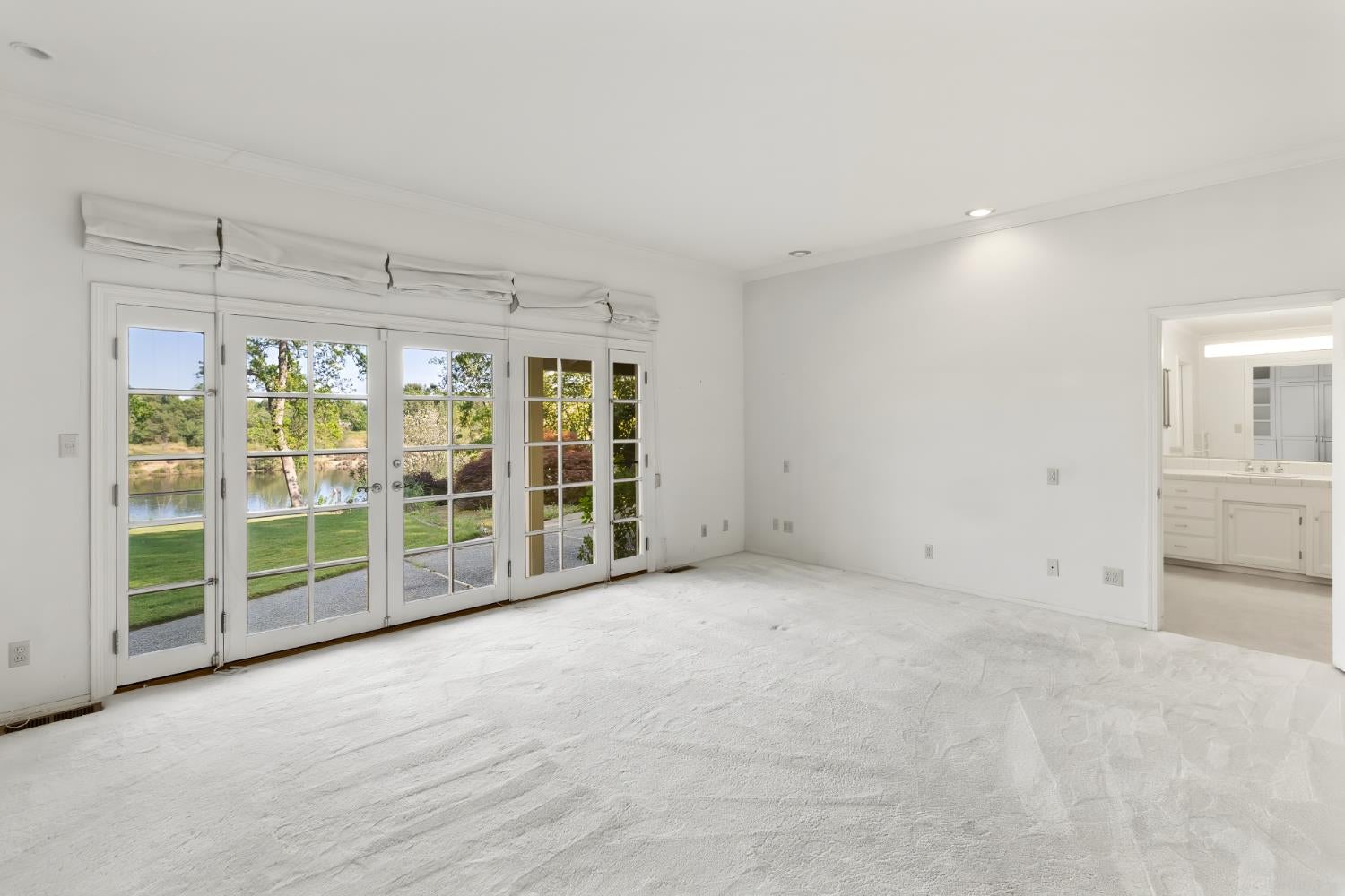 Carmichael, California, 95608, United States, 3 Bedrooms Bedrooms, ,4 BathroomsBathrooms,Residential,Active,2030586