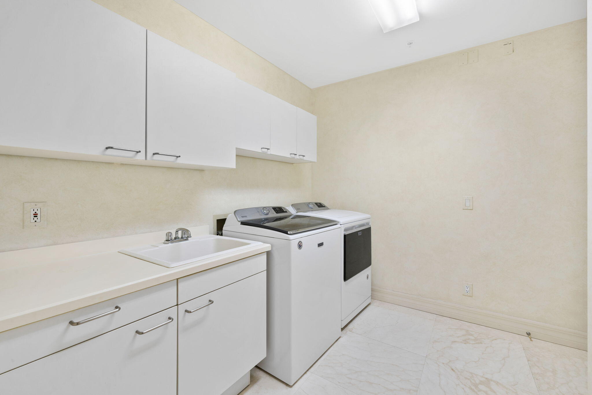 Marco Island, Florida, 34145, United States, 3 Bedrooms Bedrooms, ,3 BathroomsBathrooms,Residential,Active,1965852