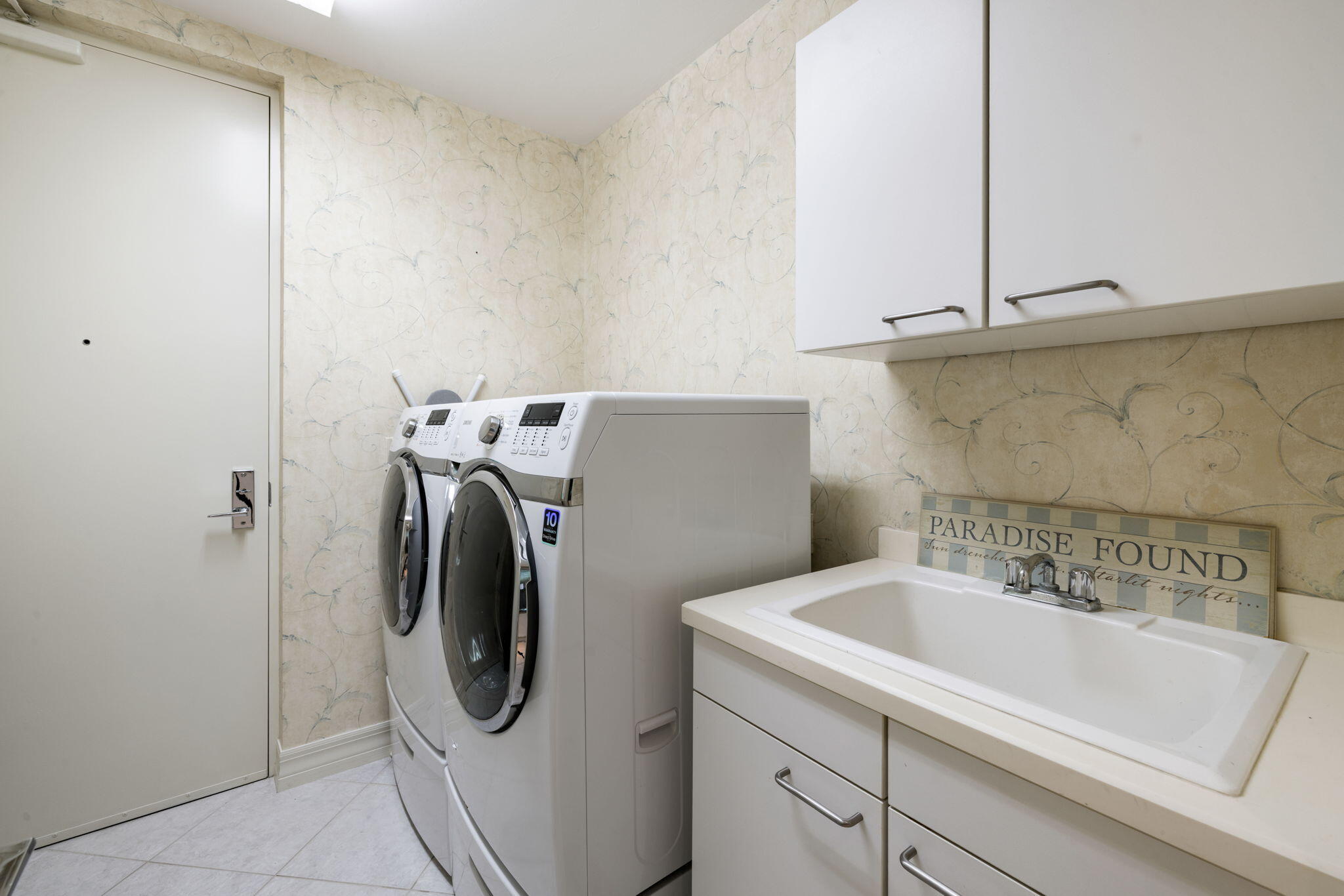 Marco Island, Florida, 34145, United States, 3 Bedrooms Bedrooms, ,4 BathroomsBathrooms,Residential,Active,1993654