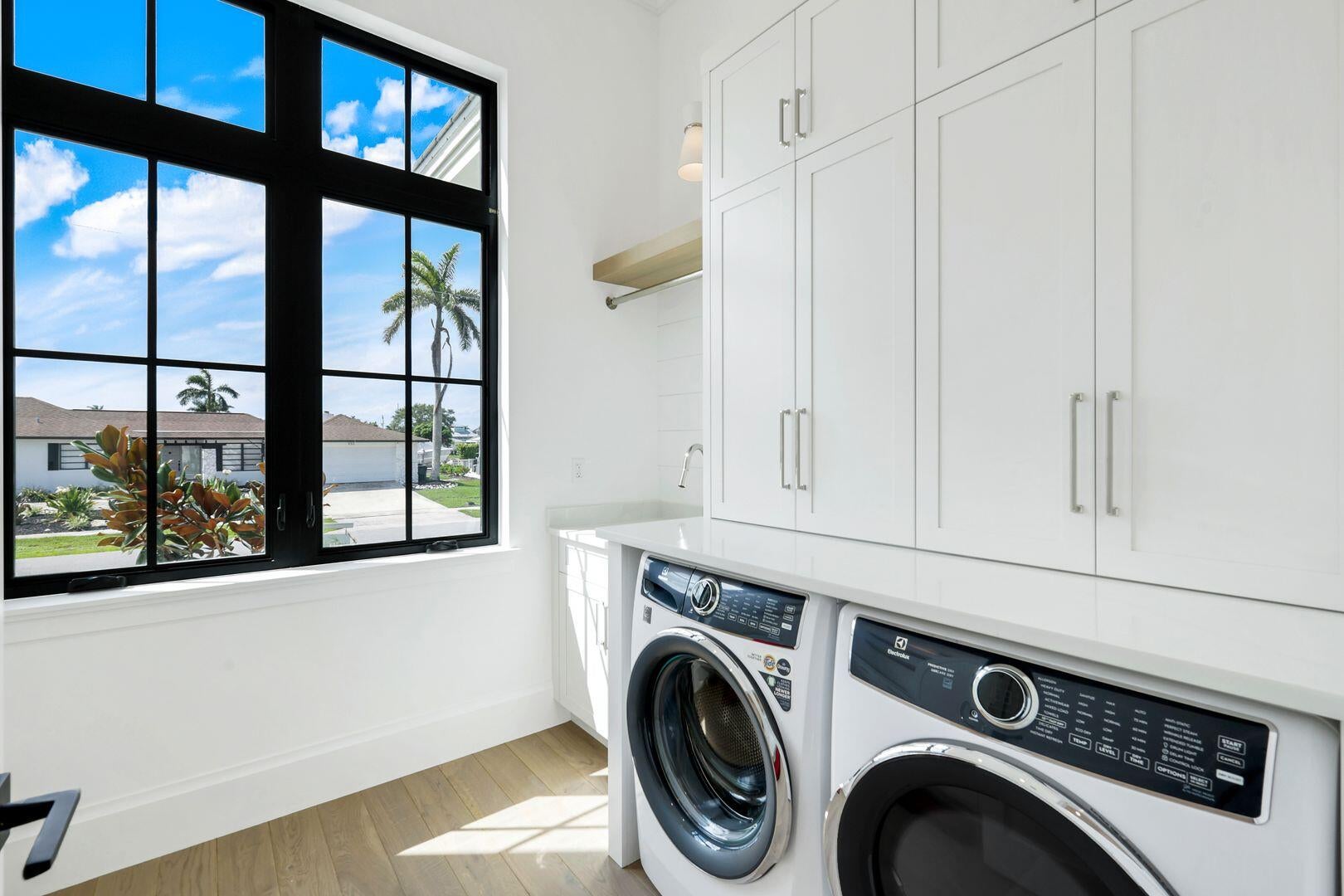 Marco Island, Florida, 34145, United States, 5 Bedrooms Bedrooms, ,6 BathroomsBathrooms,Residential,Active,1898037