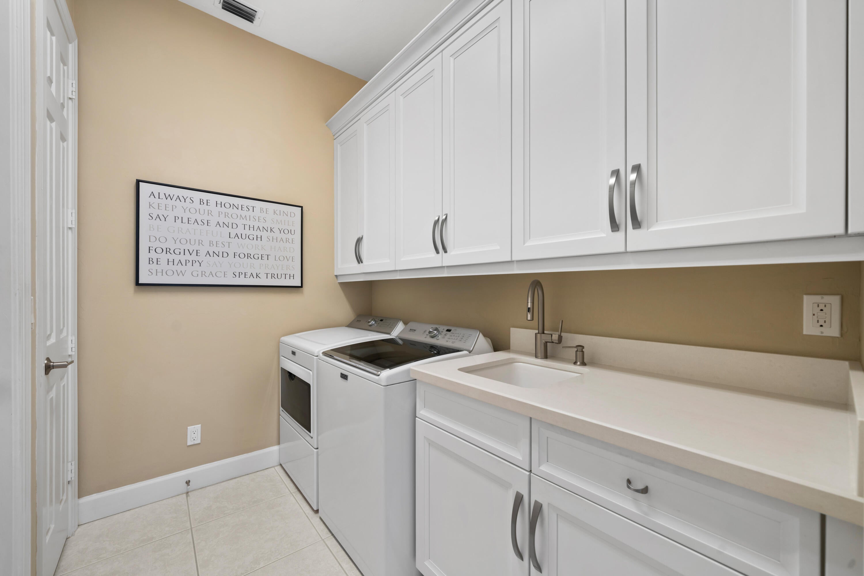 Marco Island, Florida, 34145, United States, ,3 BathroomsBathrooms,Residential,Active,1782593