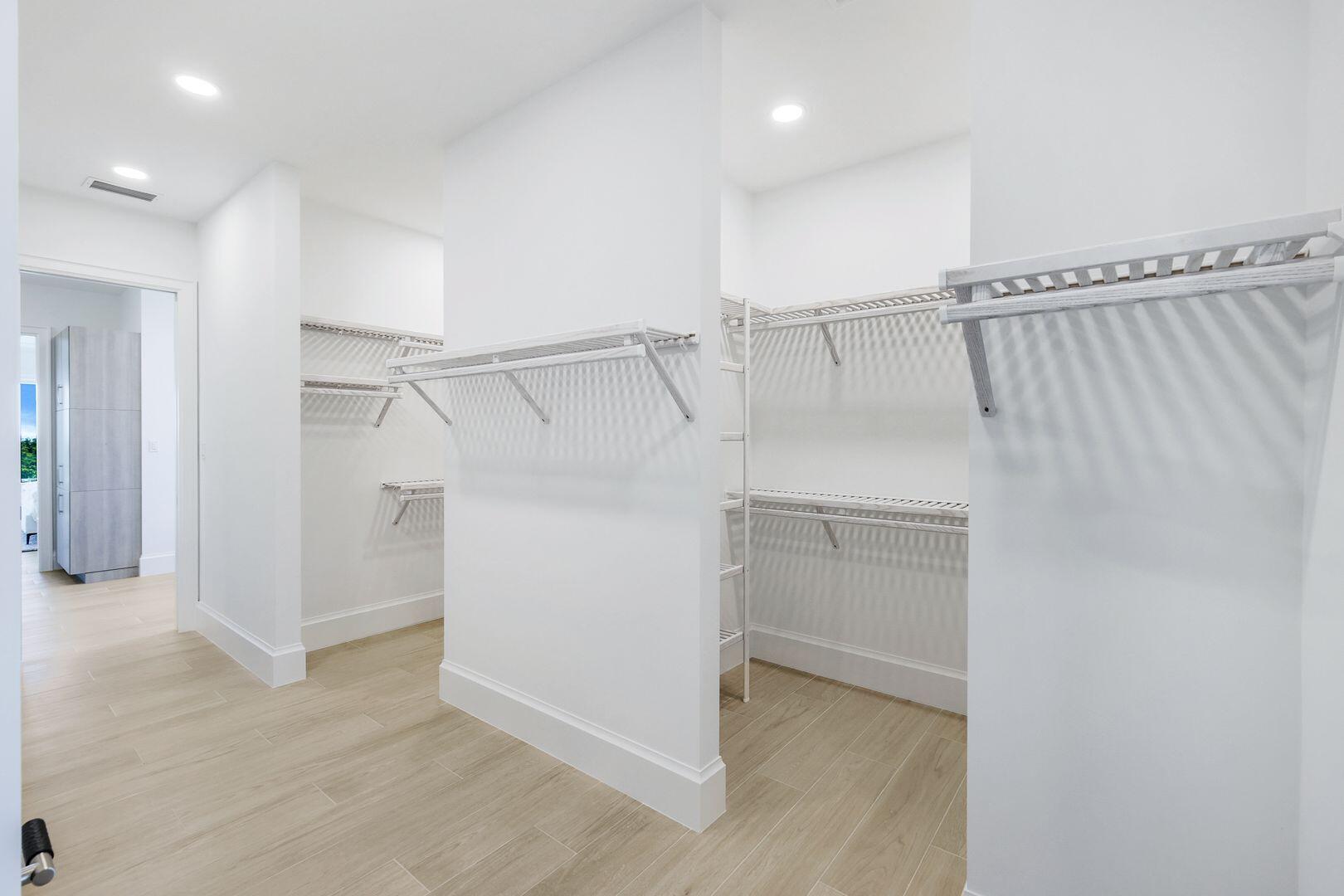 Marco Island, Florida, 34145, United States, ,4 BathroomsBathrooms,Residential,Active,1747379