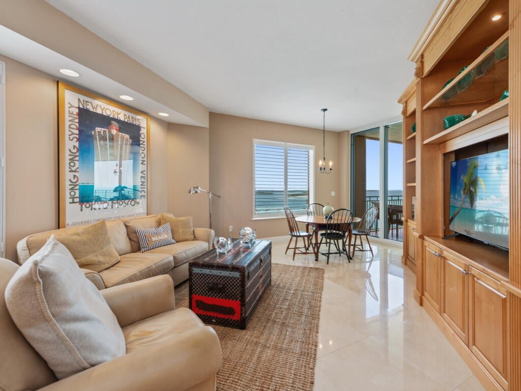 Marco Island, Florida, 34145, United States, 3 Bedrooms Bedrooms, ,4 BathroomsBathrooms,Residential,Active,1904725