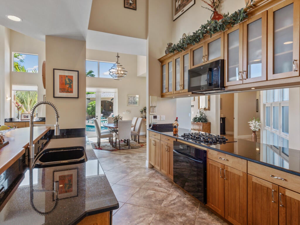 Marco Island, Florida, 34145, United States, 3 Bedrooms Bedrooms, ,5 BathroomsBathrooms,Residential,Active,1811040