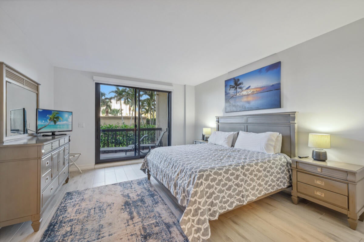 Marco Island, Florida, 34145, United States, 2 Bedrooms Bedrooms, ,2 BathroomsBathrooms,Residential,Active,1877820