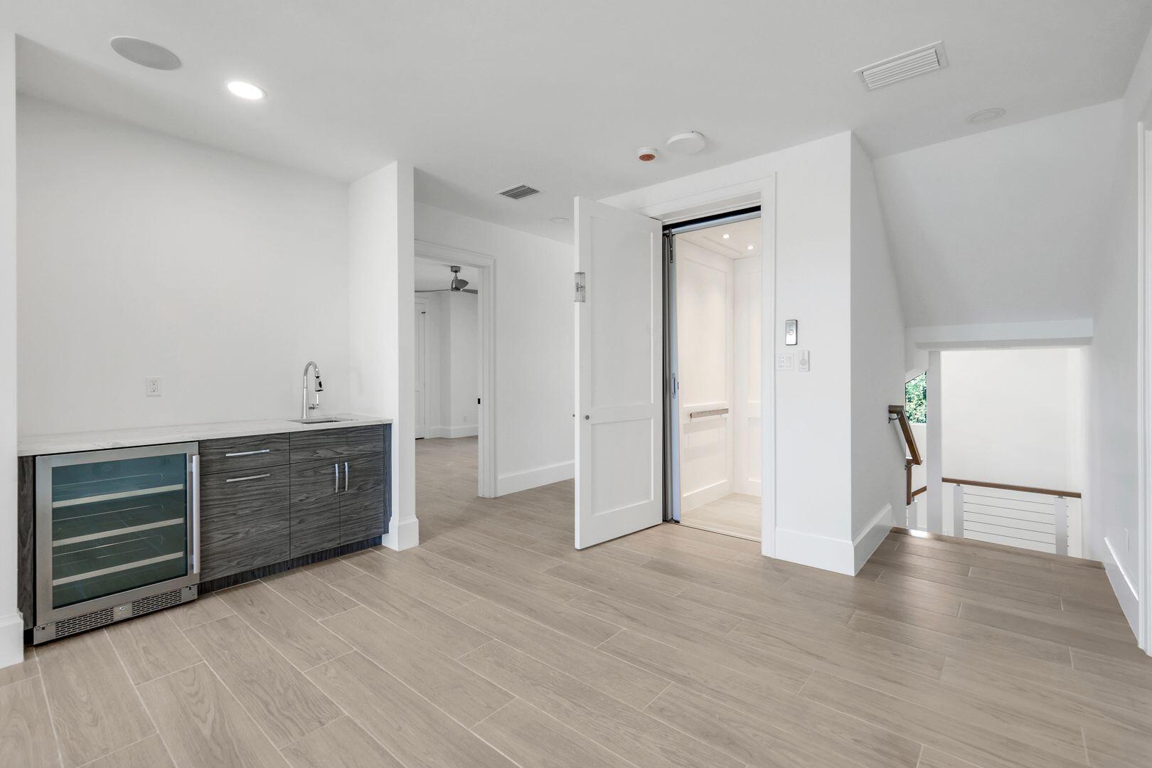 Marco Island, Florida, 34145, United States, ,4 BathroomsBathrooms,Residential,Active,1747379