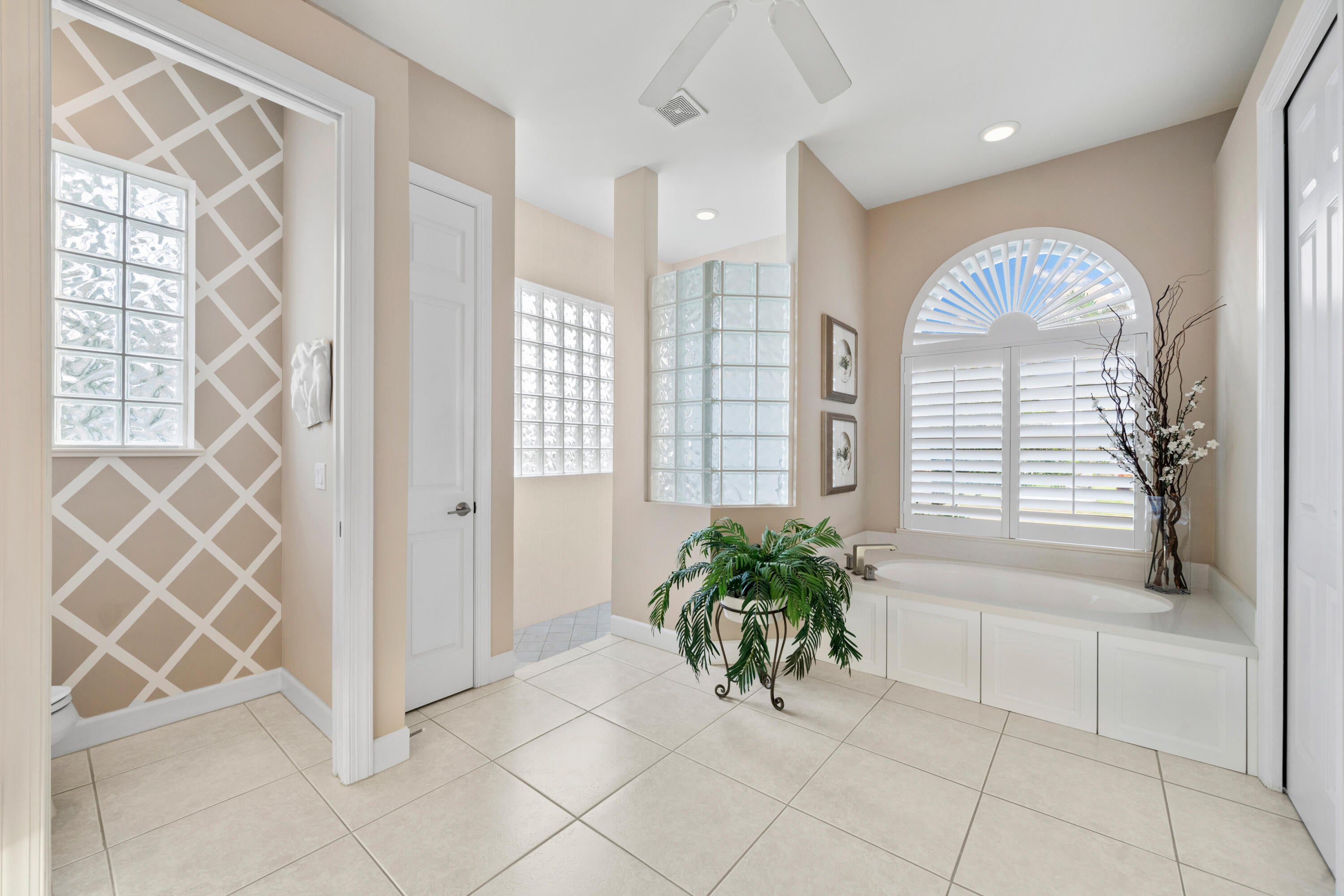 Marco Island, Florida, 34145, United States, ,3 BathroomsBathrooms,Residential,Active,1782593
