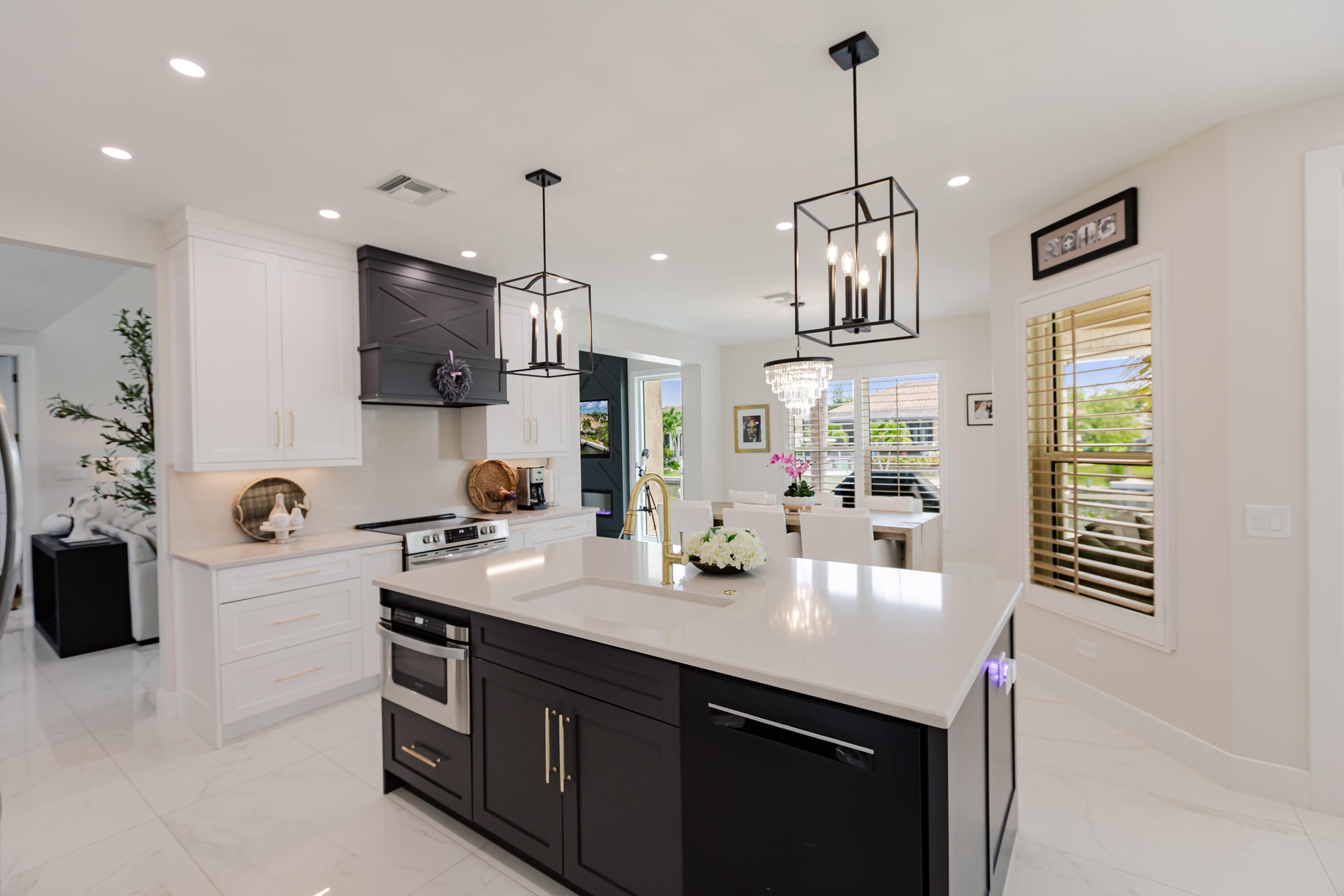 Marco Island, Florida, 34145, United States, 3 Bedrooms Bedrooms, ,3 BathroomsBathrooms,Residential,Active,1913022