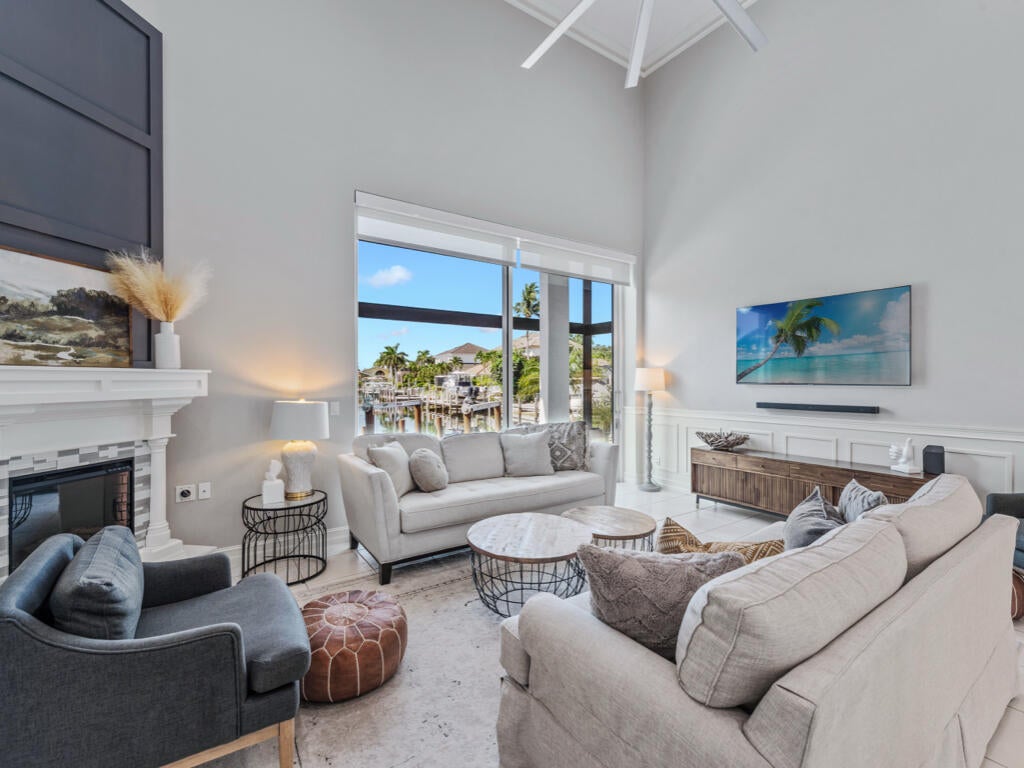 Marco Island, Florida, 34145, United States, 4 Bedrooms Bedrooms, ,4 BathroomsBathrooms,Residential,Active,1892388