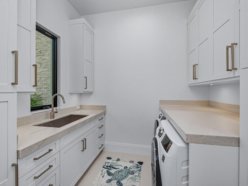 Marco Island, Florida, 34145, United States, 4 Bedrooms Bedrooms, ,5 BathroomsBathrooms,Residential,Active,1953391