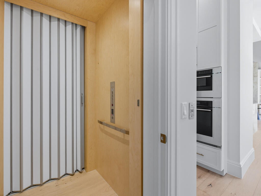 Marco Island, Florida, 34145, United States, 4 Bedrooms Bedrooms, ,5 BathroomsBathrooms,Residential,Active,1953391