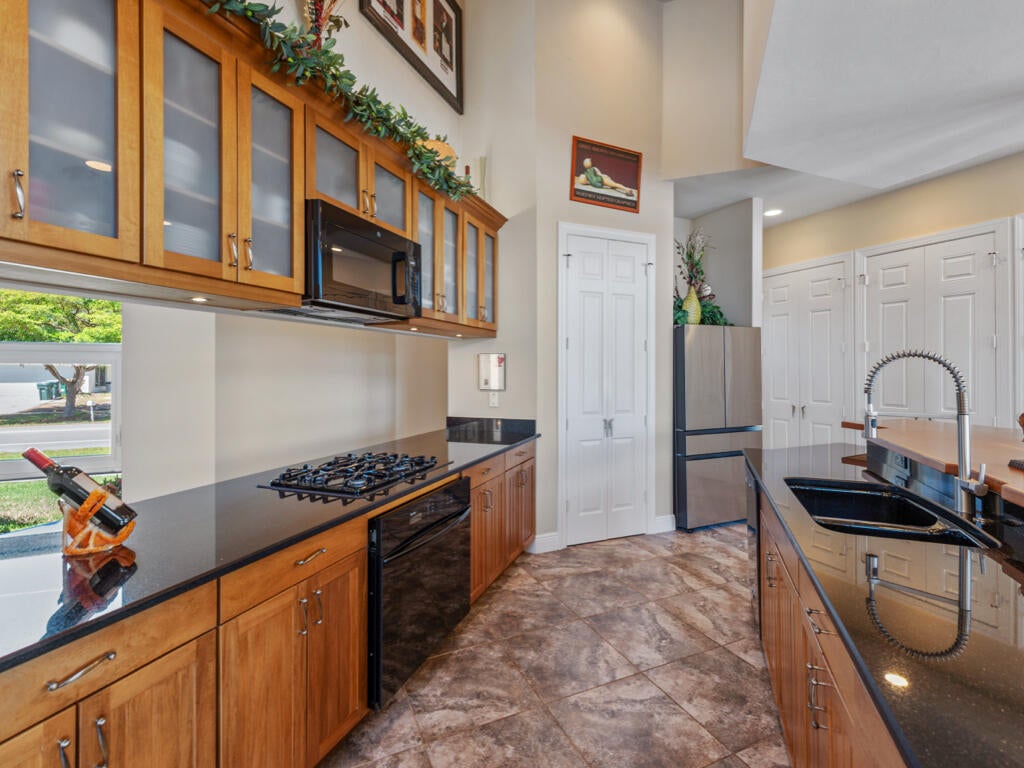 Marco Island, Florida, 34145, United States, 3 Bedrooms Bedrooms, ,5 BathroomsBathrooms,Residential,Active,1811040