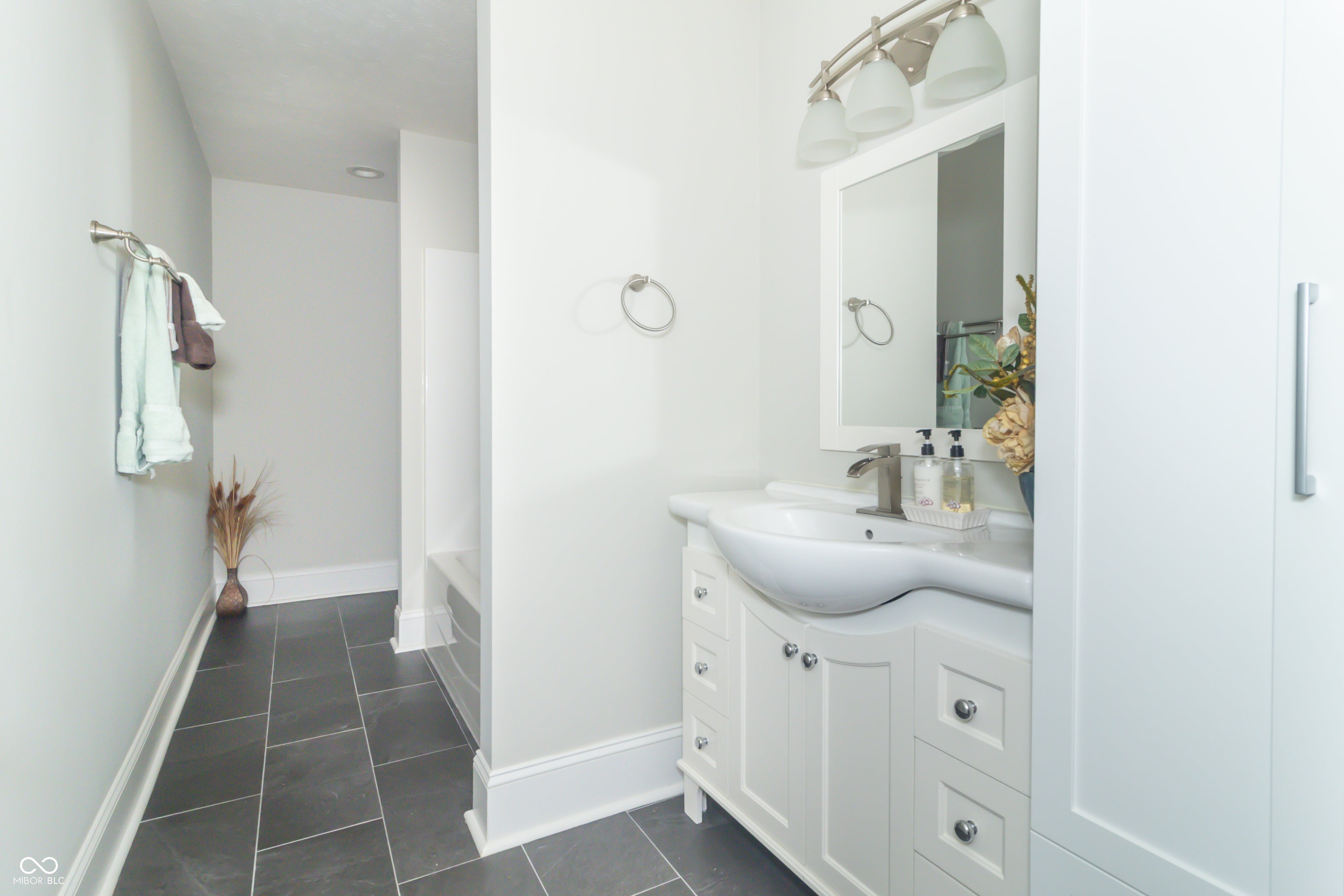 Markleville, Indiana, 46056, United States, 4 Bedrooms Bedrooms, ,5 BathroomsBathrooms,Residential,Active,1942389