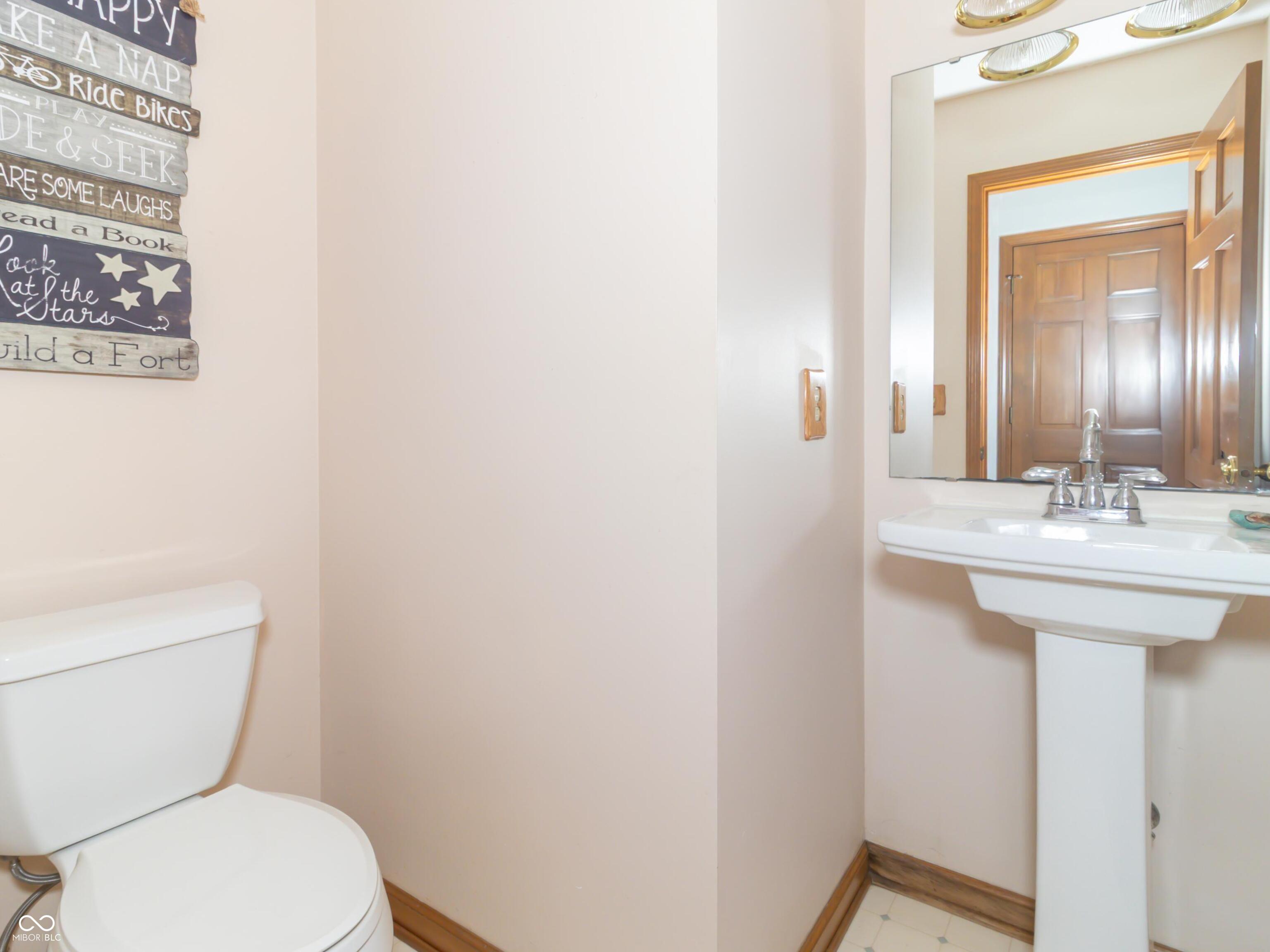 Greenfield, Indiana, 46140, United States, 5 Bedrooms Bedrooms, ,5 BathroomsBathrooms,Residential,Active,1871587