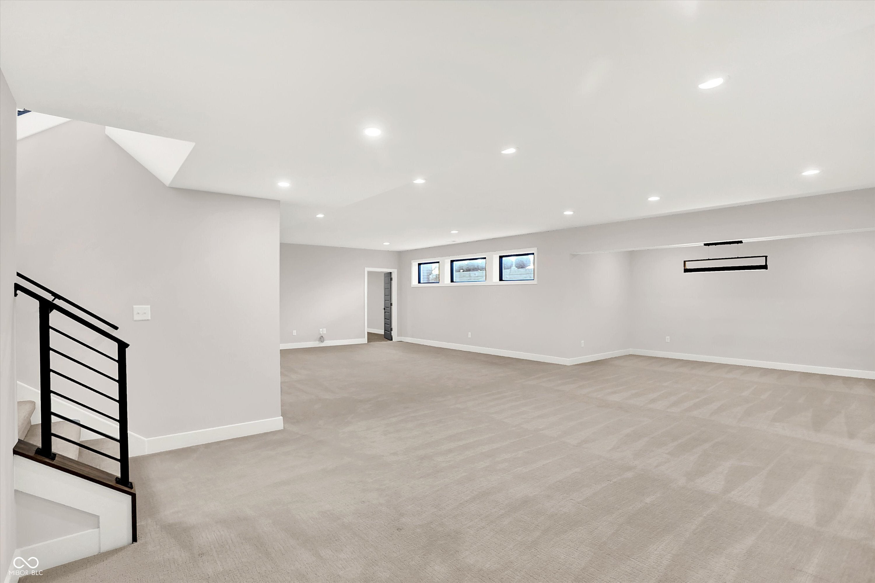 Zionsville, Indiana, 46077, United States, 4 Bedrooms Bedrooms, ,4 BathroomsBathrooms,Residential,Active,2008721