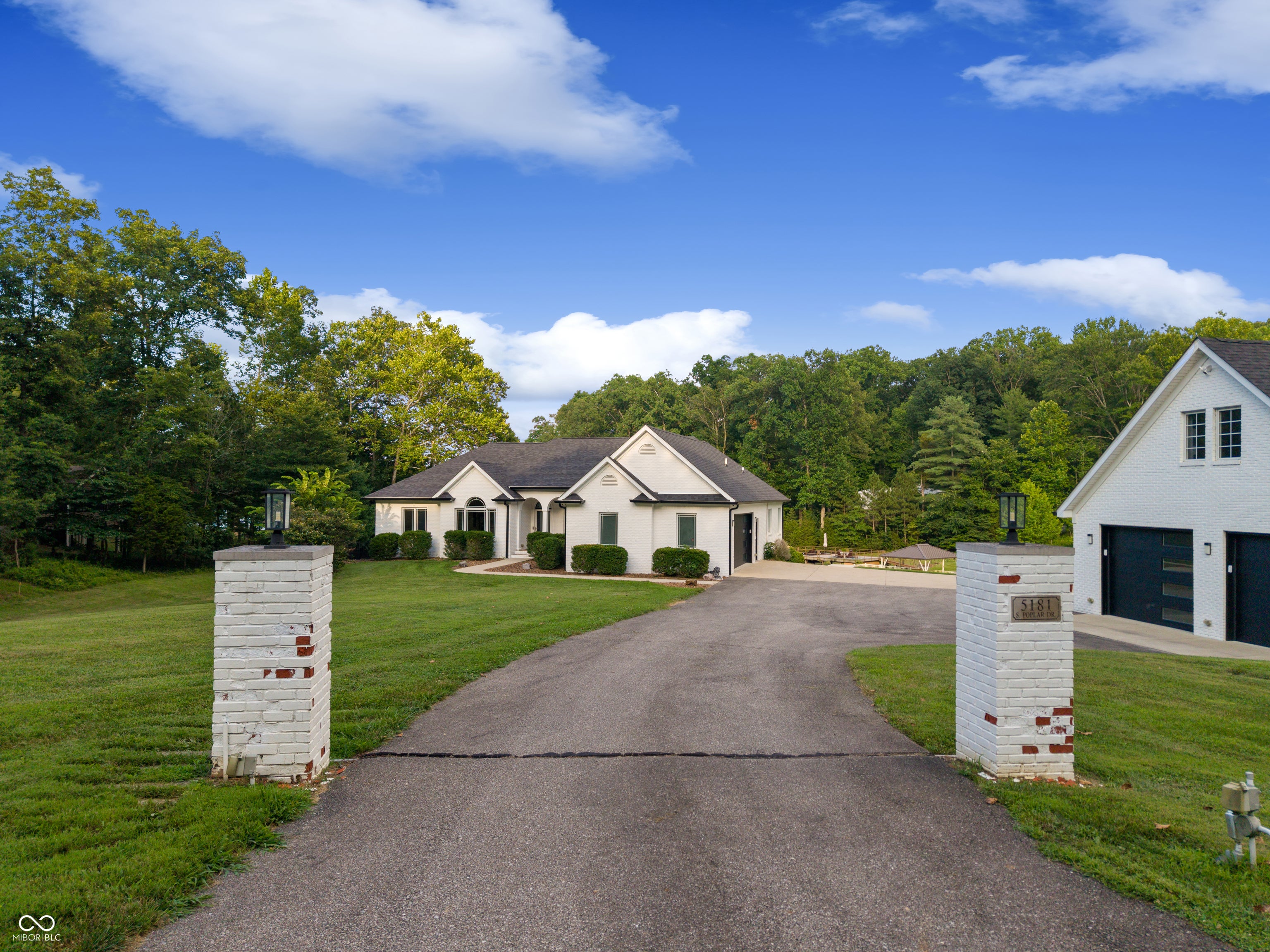 Columbus, Indiana, 47201, United States, ,4 BathroomsBathrooms,Residential,Active,1769806