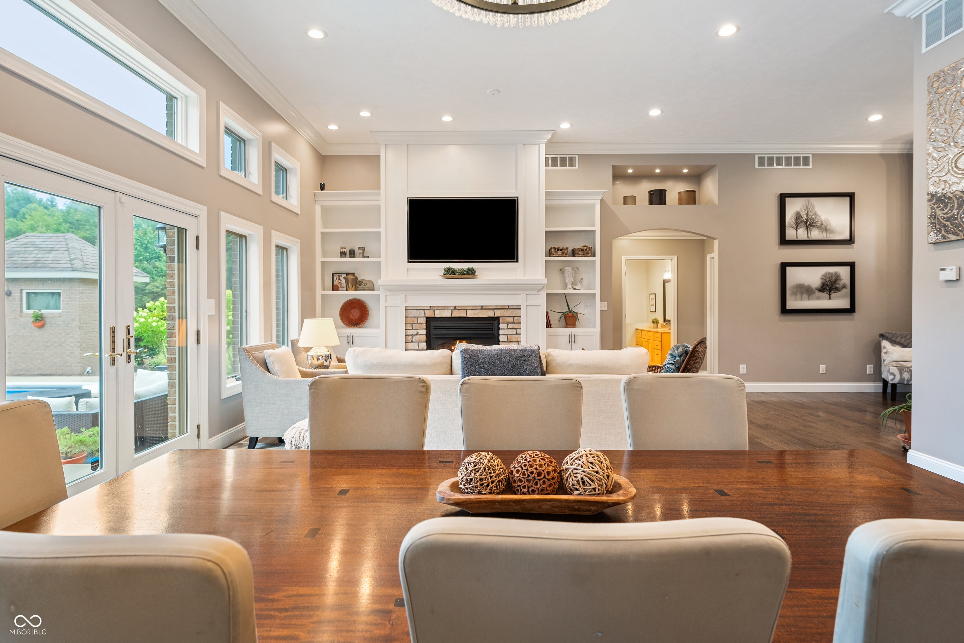 Columbus, Indiana, 47201, United States, 3 Bedrooms Bedrooms, ,3 BathroomsBathrooms,Residential,Active,1971810